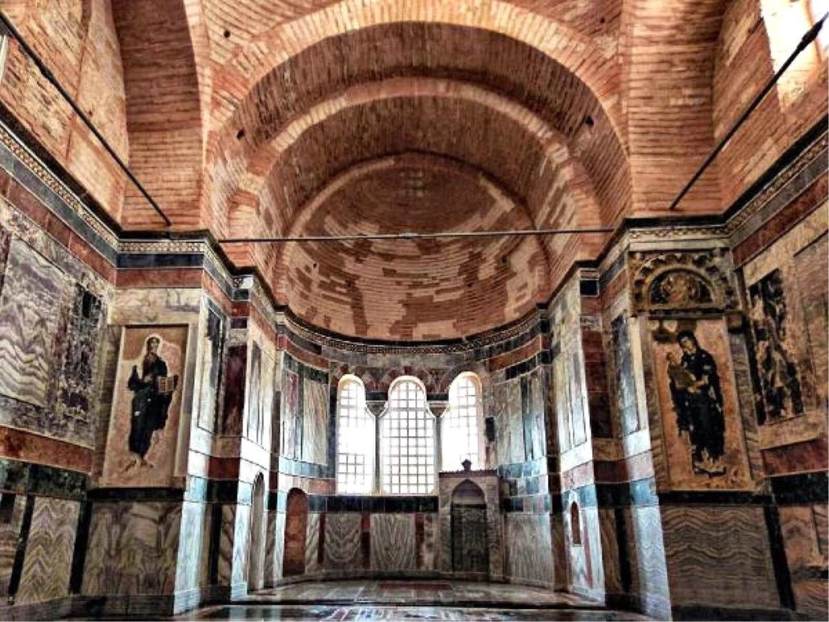 İstanbul\'da Turistlerin Gözdesi Olan Tarihi Yapının Ana Mekanı Ziyarete Açıldı