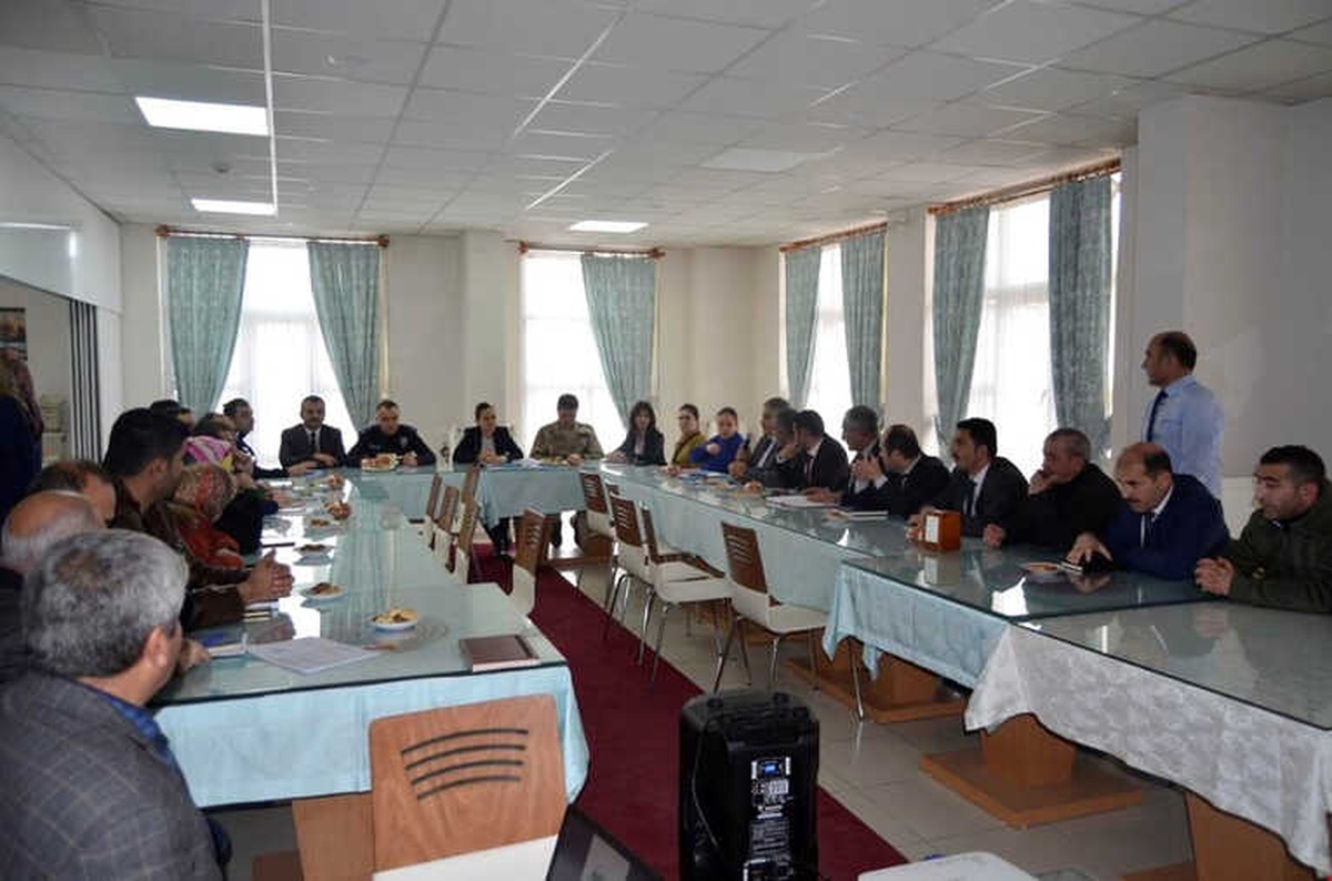 Kent Gelişim Stratejileri Çalıştayı" Refahiye\'nin Geleceği İçin Toplandı