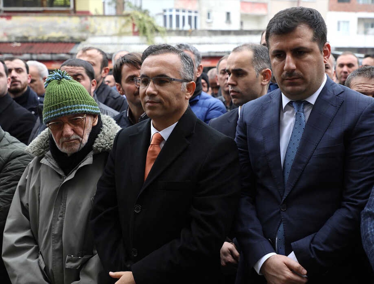 Oğlunun Şehit Olduğu Gün Yanına Defnedildi