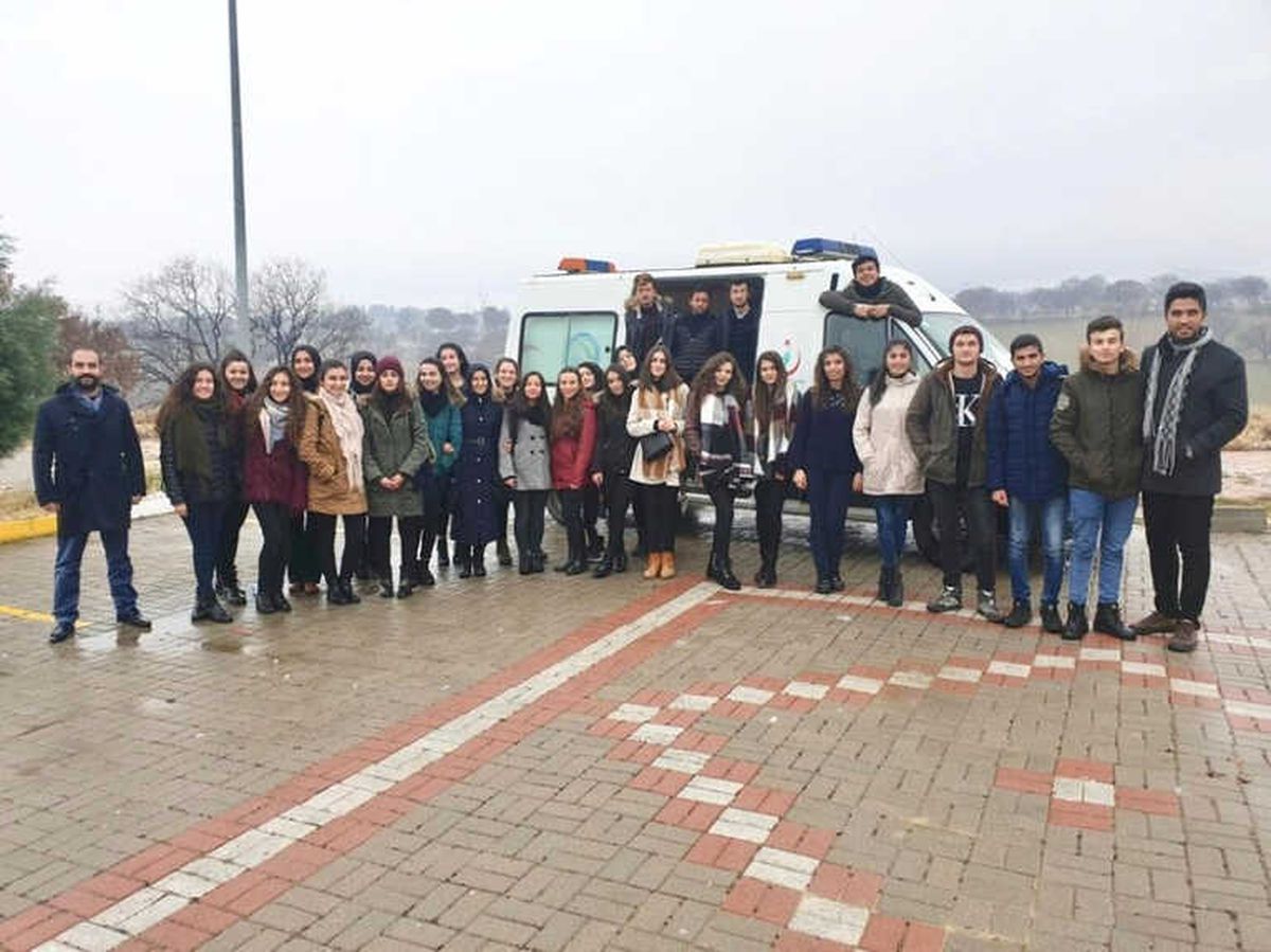 Paramedik Öğrencilere Tam Donanımlı Ambulans