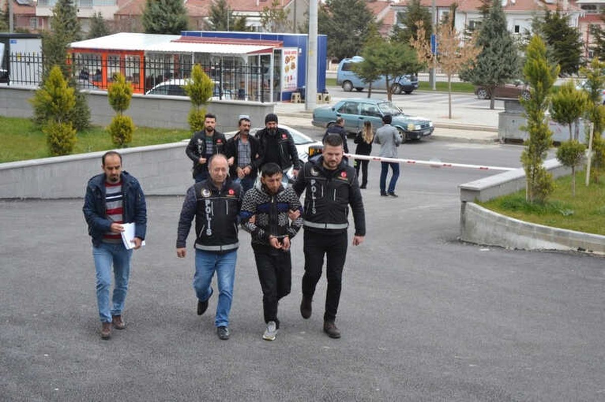 Uyuşturucudan Gözaltına Alınan Baba ve Oğlu Tutuklandı