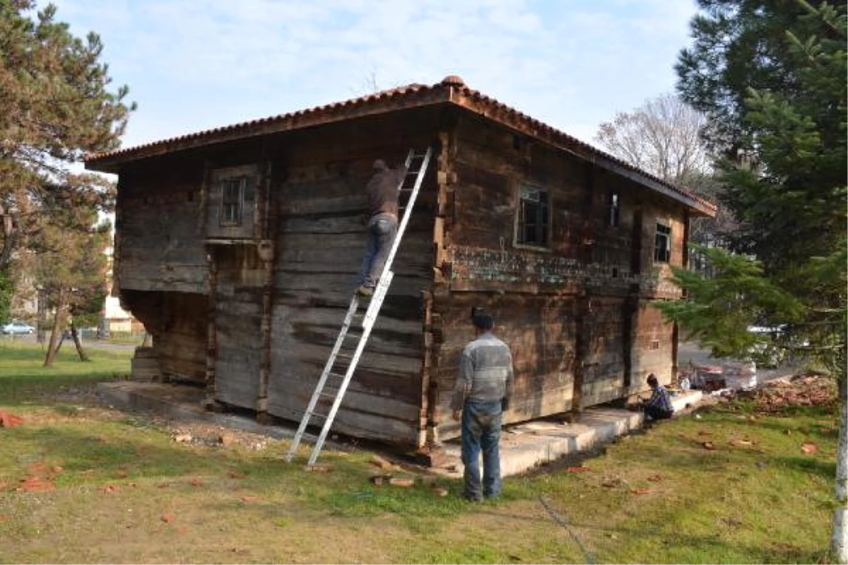 Ahşap Ev, Karabük\'ten Sökülüp Taşındığı Zonguldak\'ta Kuruldu
