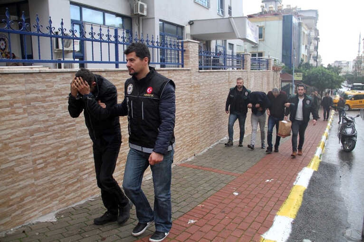 Alanya\'da Uyuşturucu Operasyonu: 5 Gözaltı