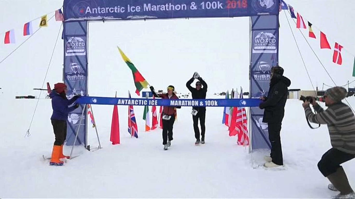 Antartika Maratonu\'nda Hava Şartlarına Rağmen Kıyasıya Mücadele