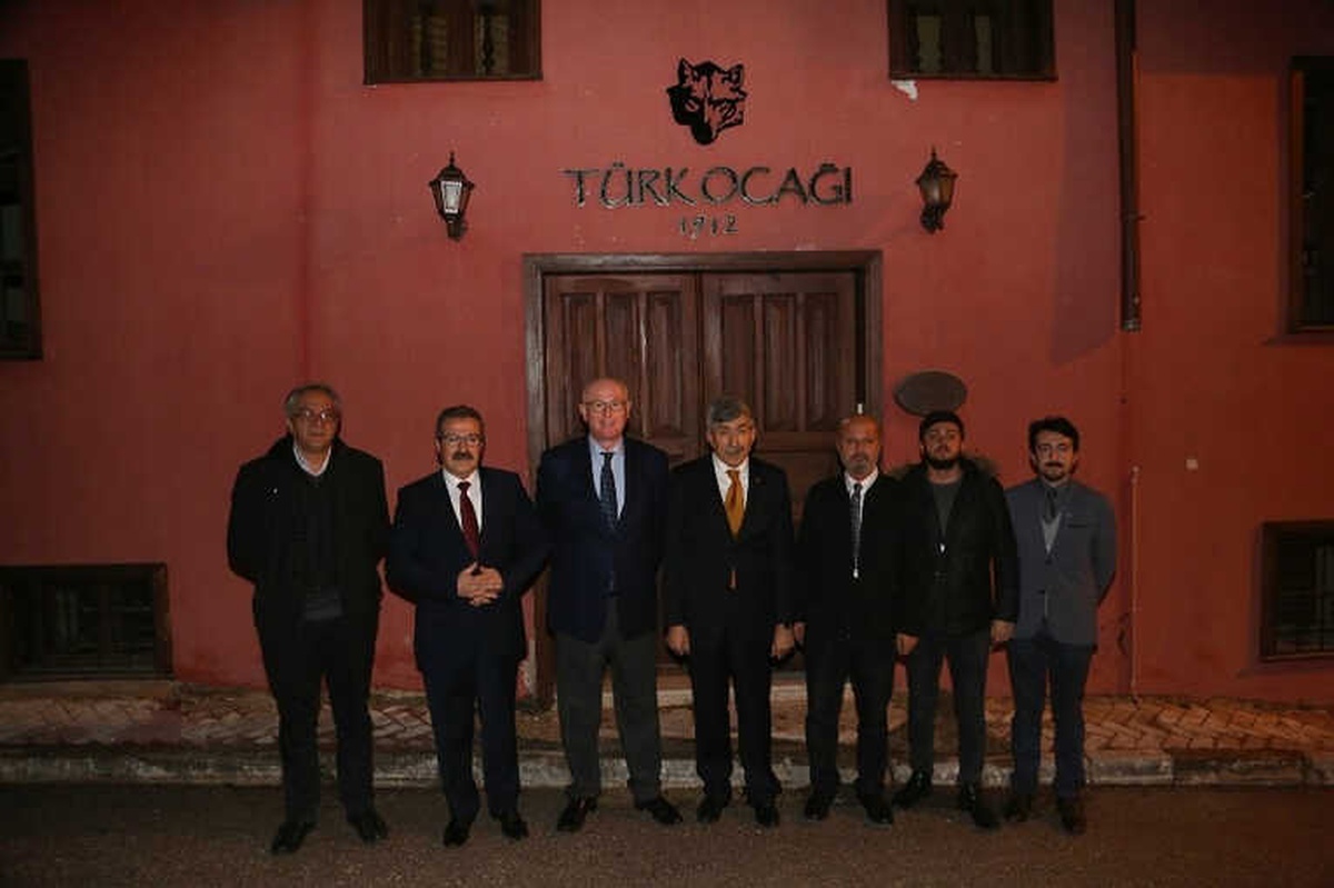 Başkan Kazım Kurt, Türk Ocağı\'nı Ziyaret Etti