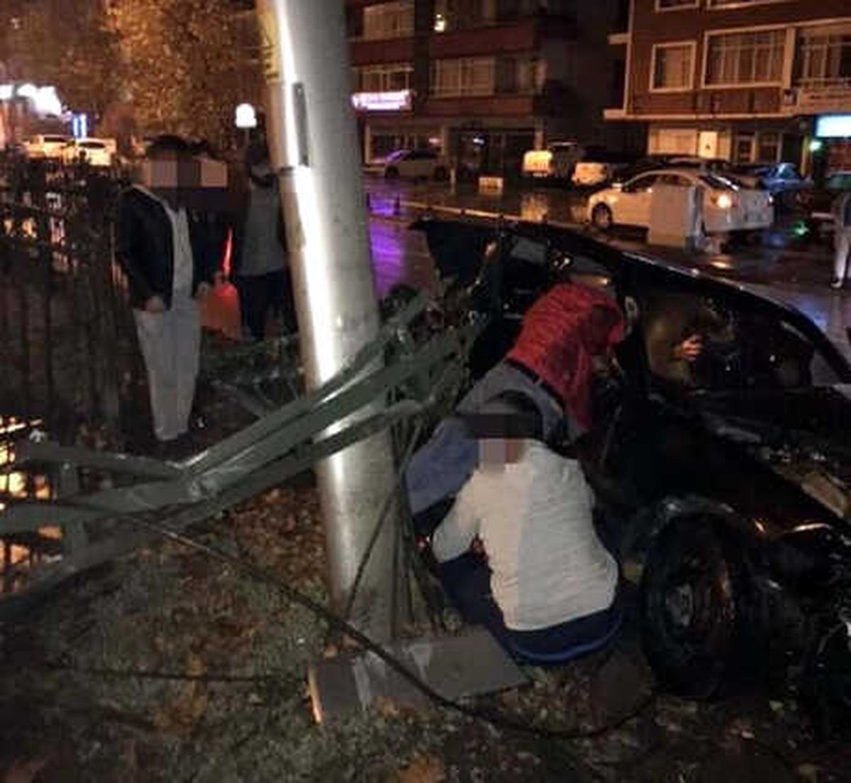 Başkent\'te 2 Ayrı Trafik Kazasında 4 Kişi Yaralandı