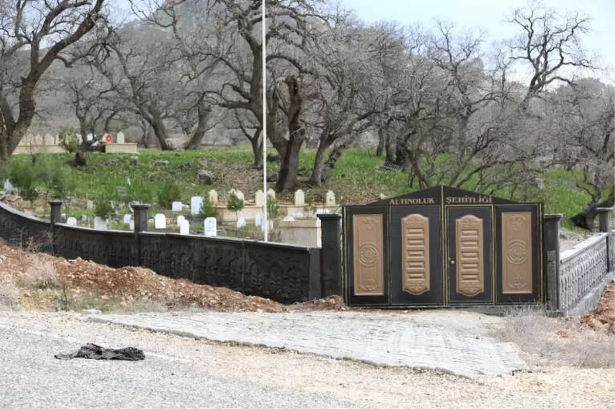 Büyükşehir Belediyesi Altınoluk Şehitliğini Onardı