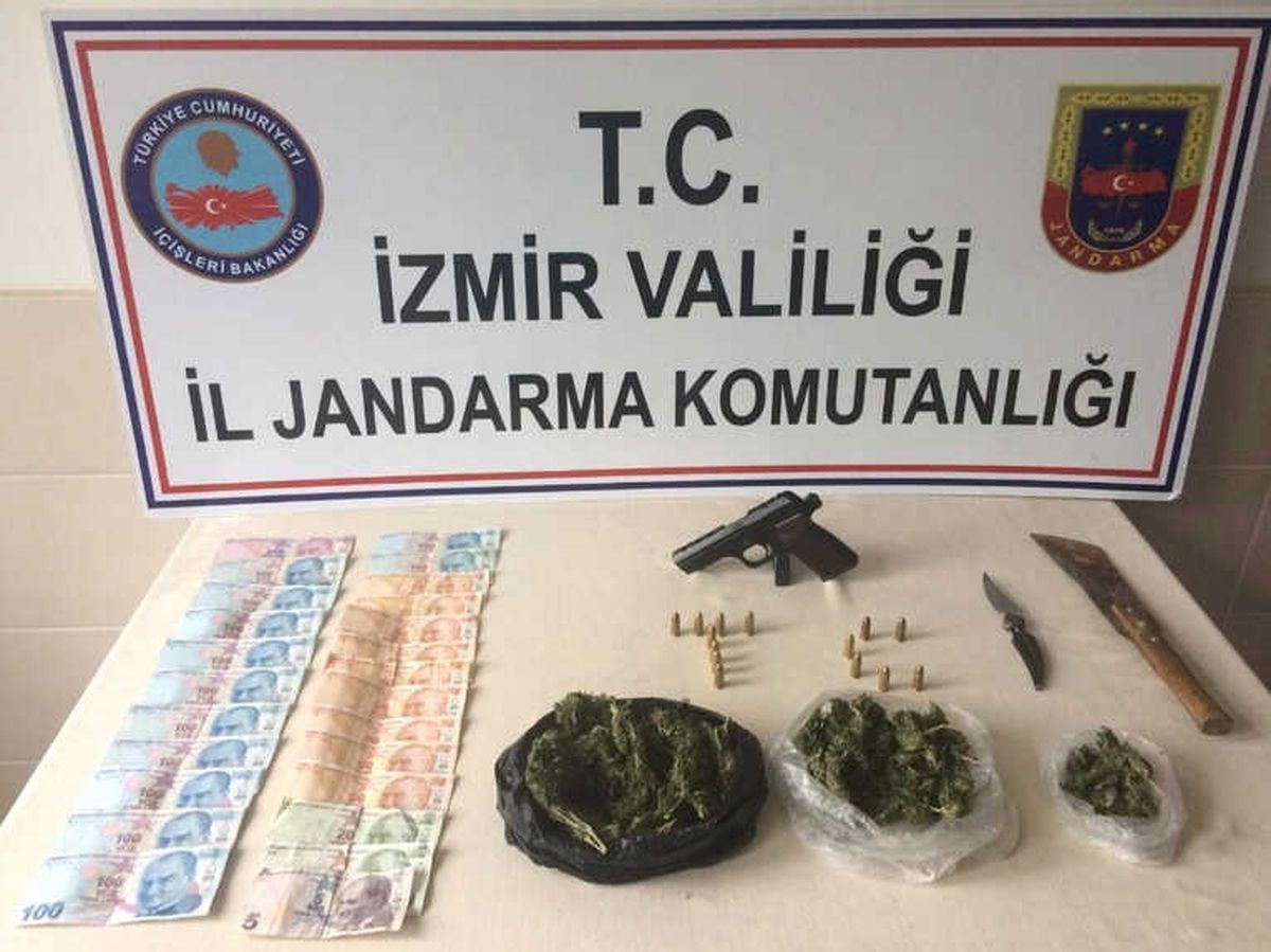 Dur" İhtarına Uymayıp Kaçtı, Üzerinden Uyuşturucu Çıktı