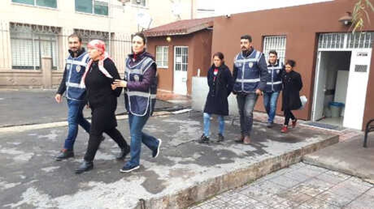 Evlerden Hırsızlık Yapan 5\'i Kadın 6 Kişi Tutuklandı