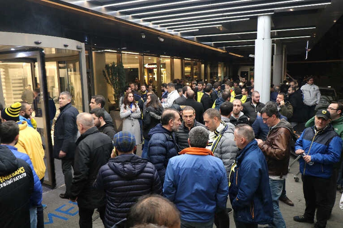 F.bahçe Taraftarı Hastaneye Akın Etti