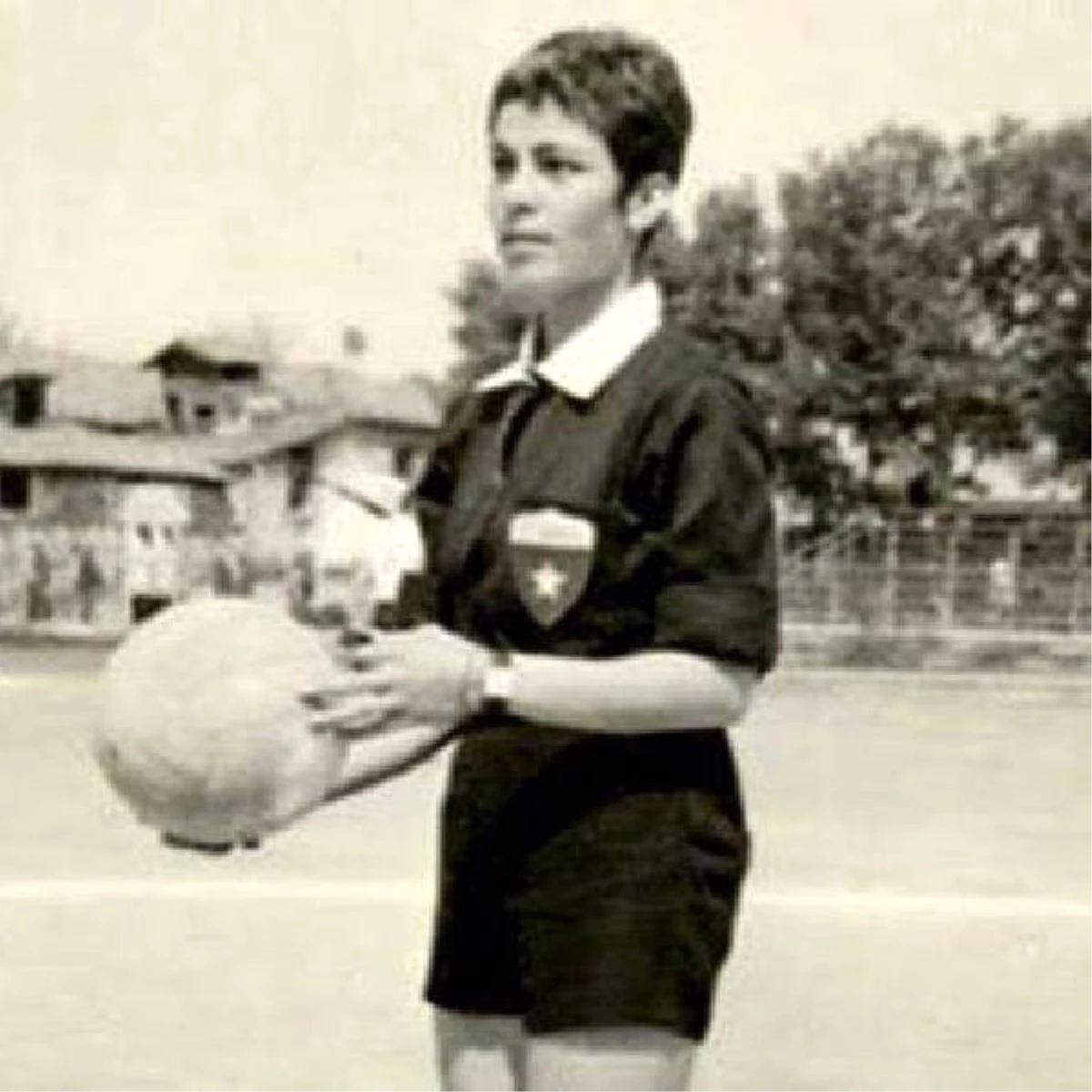 Fıfa, Dünyanın İlk Kadın Futbol Hakeminin Bir Türk Olduğunu Tescilledi