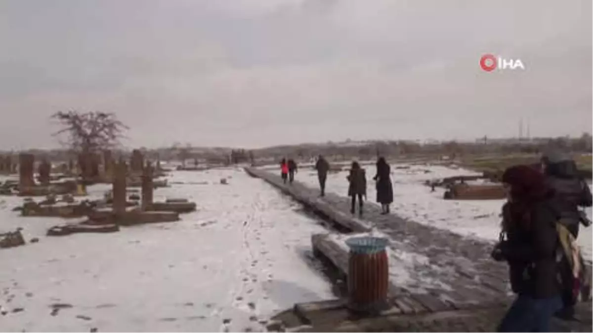 Fotoğrafçılardan Ahlat\'ın Tarihi Mekanlarına Yoğun İlgi