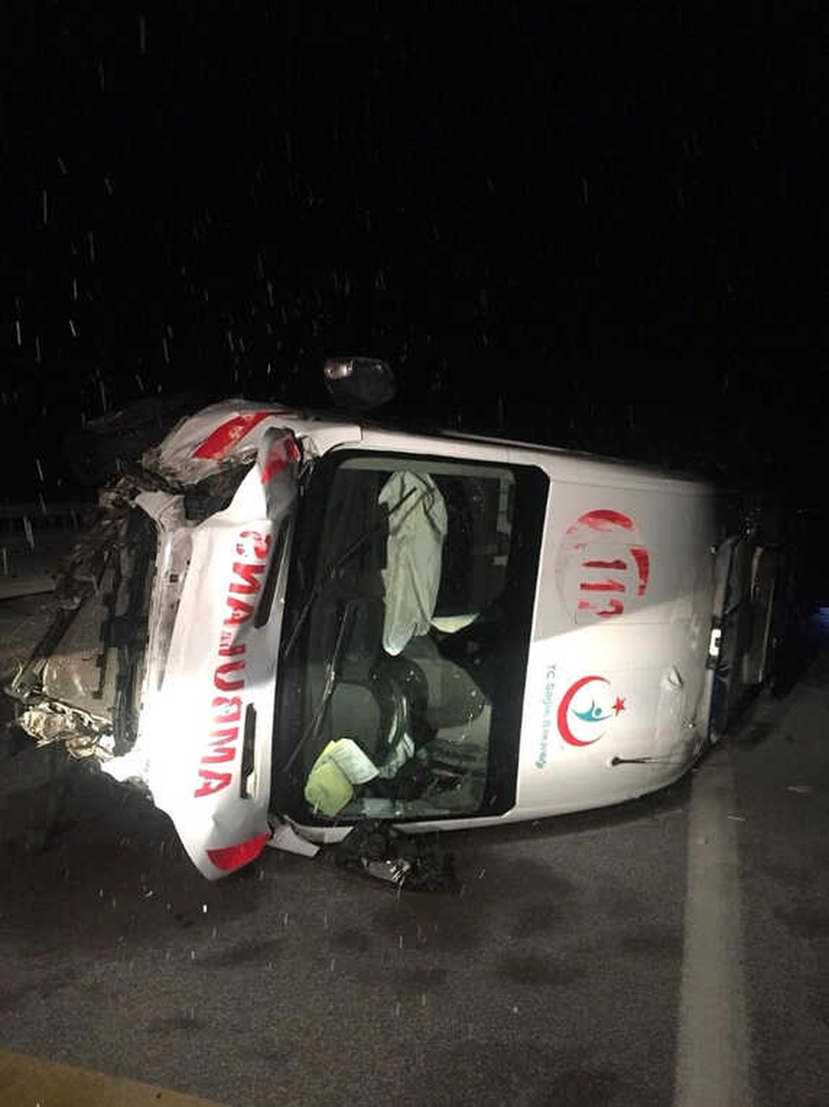 Hasta Taşıyan Ambulansla Ticari Araç Çarpıştı: 10 Yaralı