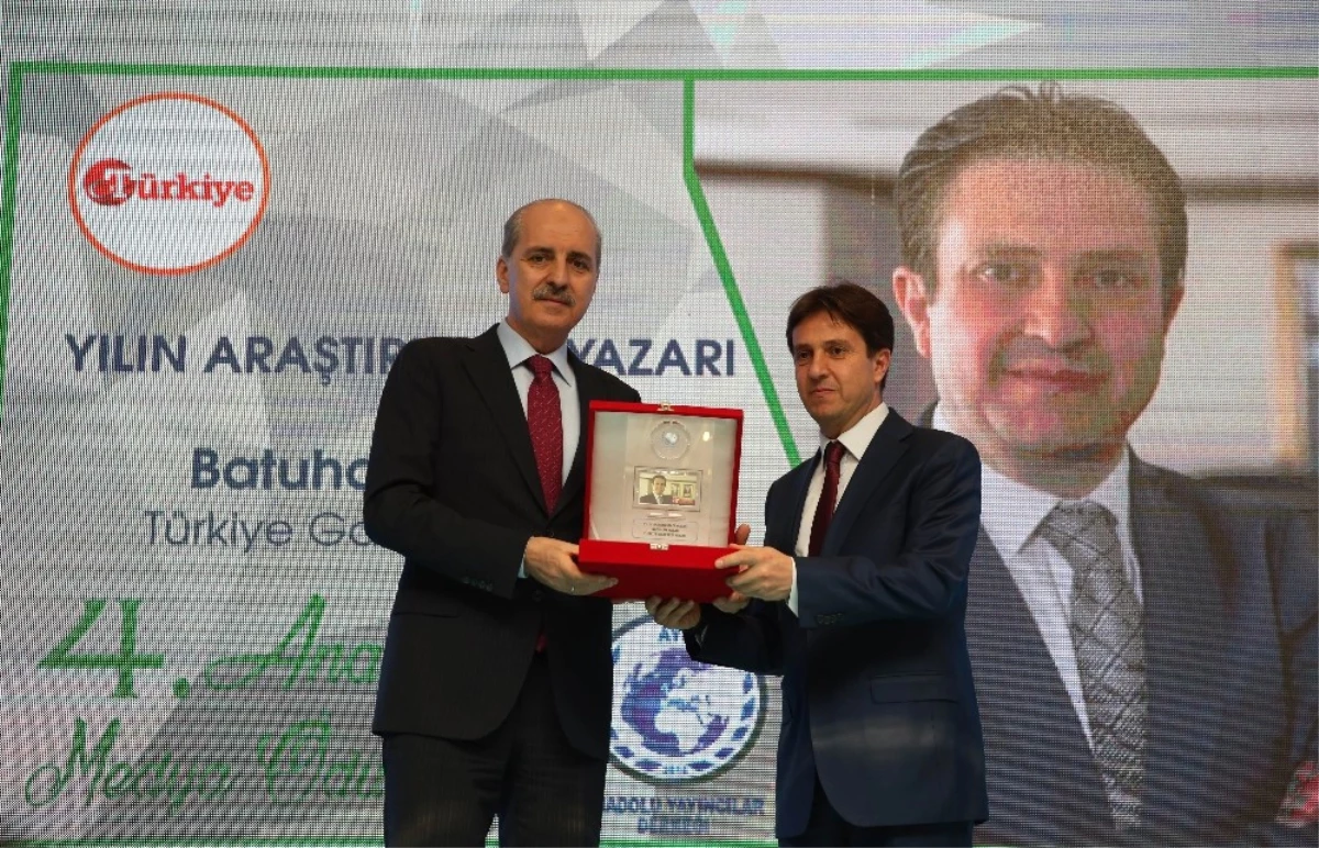 İhlas Medya Ankara Temsilcisi Batuhan Yaşar\'a "Yılın Araştırmacı-Yazarı" Ödülü