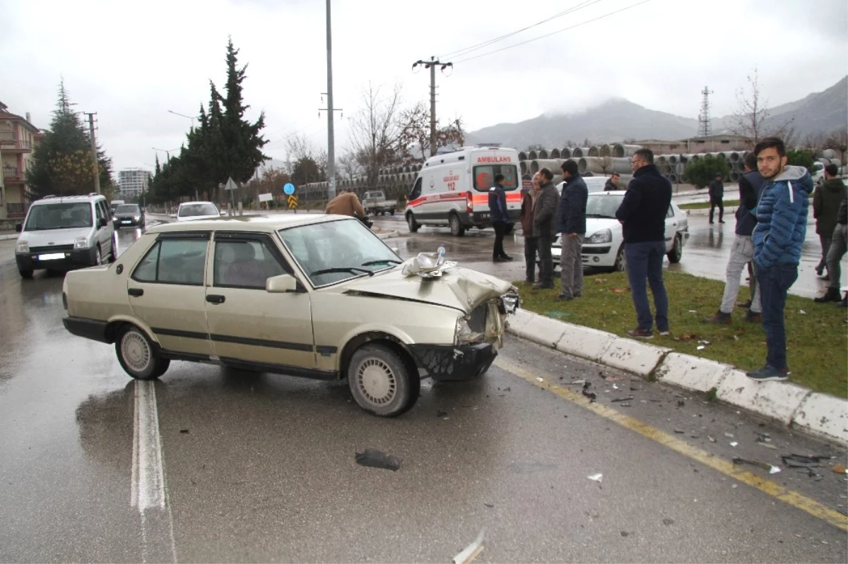 Isparta\'da Trafik Kazası: 1 Yaralı