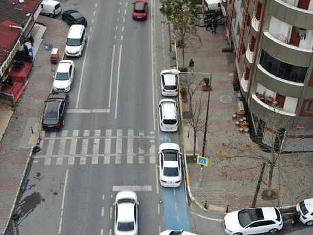 İstanbul\'da Bisiklet Yolları İşgal Altında