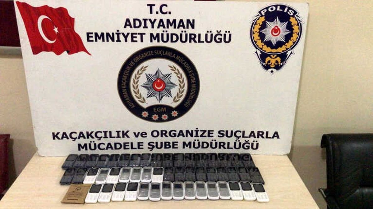 Kaçak Cep Telefonu Ele Geçirildi