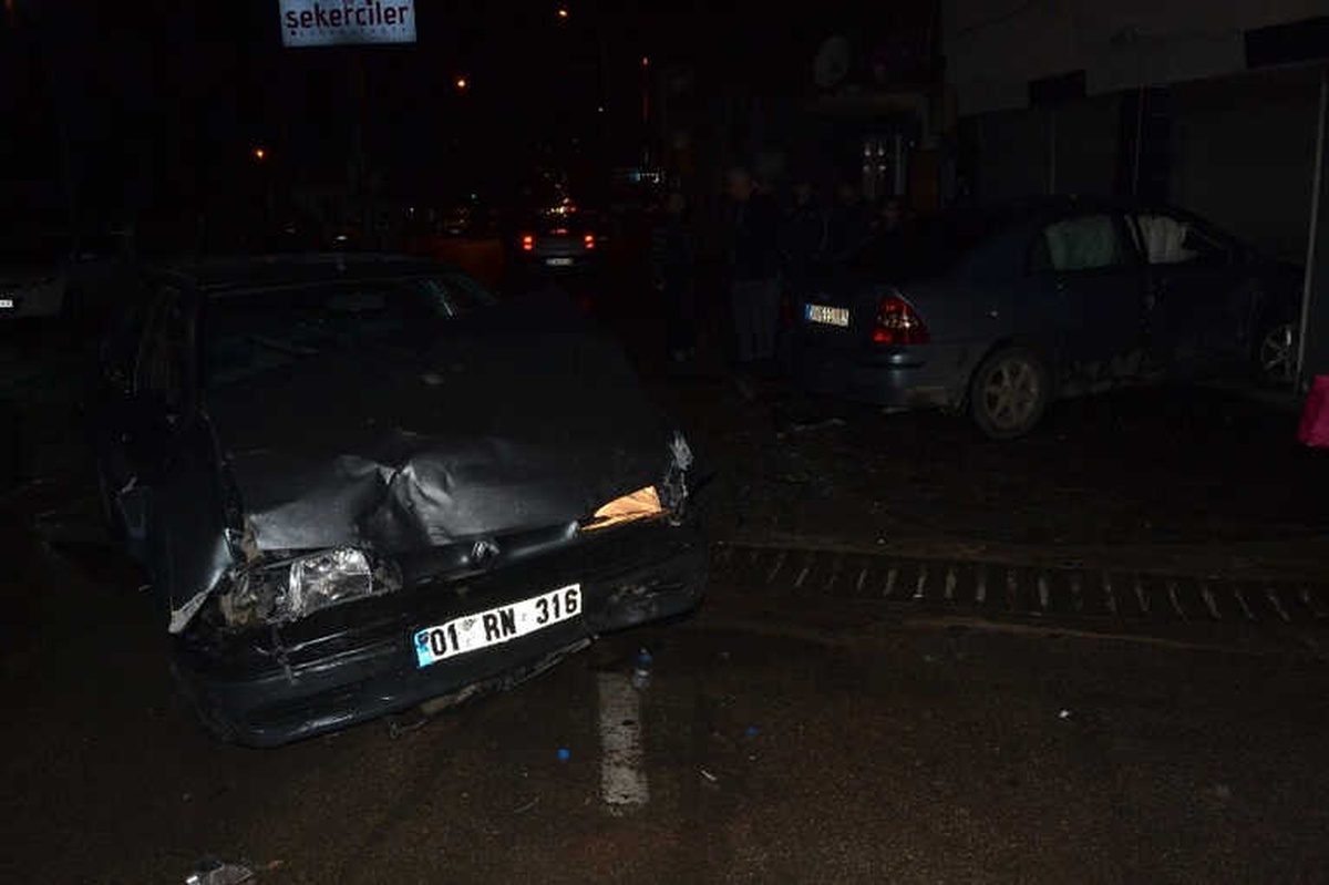 Kaza Sonrası Küçük Çocuk Annesinin Kucağında Ağladı