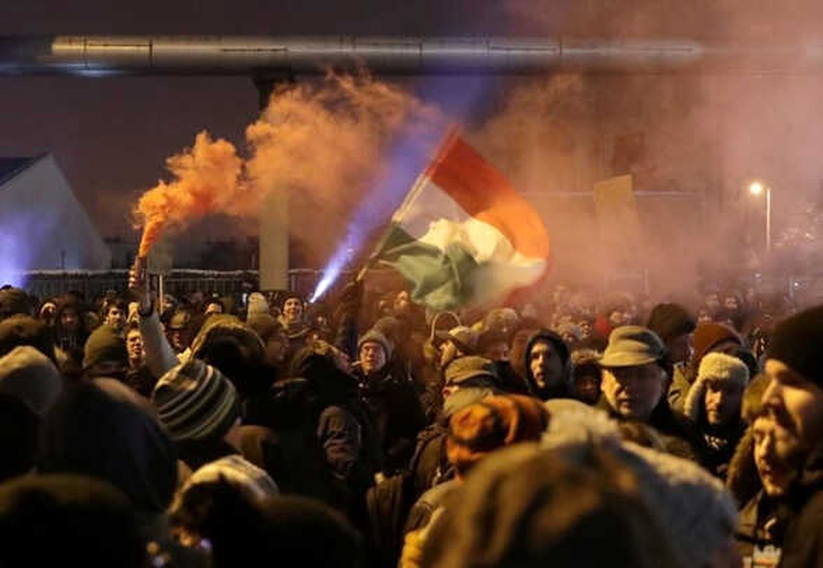 Köle Yasası\': Macaristan\'da On Binlerce Kişi Neden Hükümeti Protesto Ediyor?