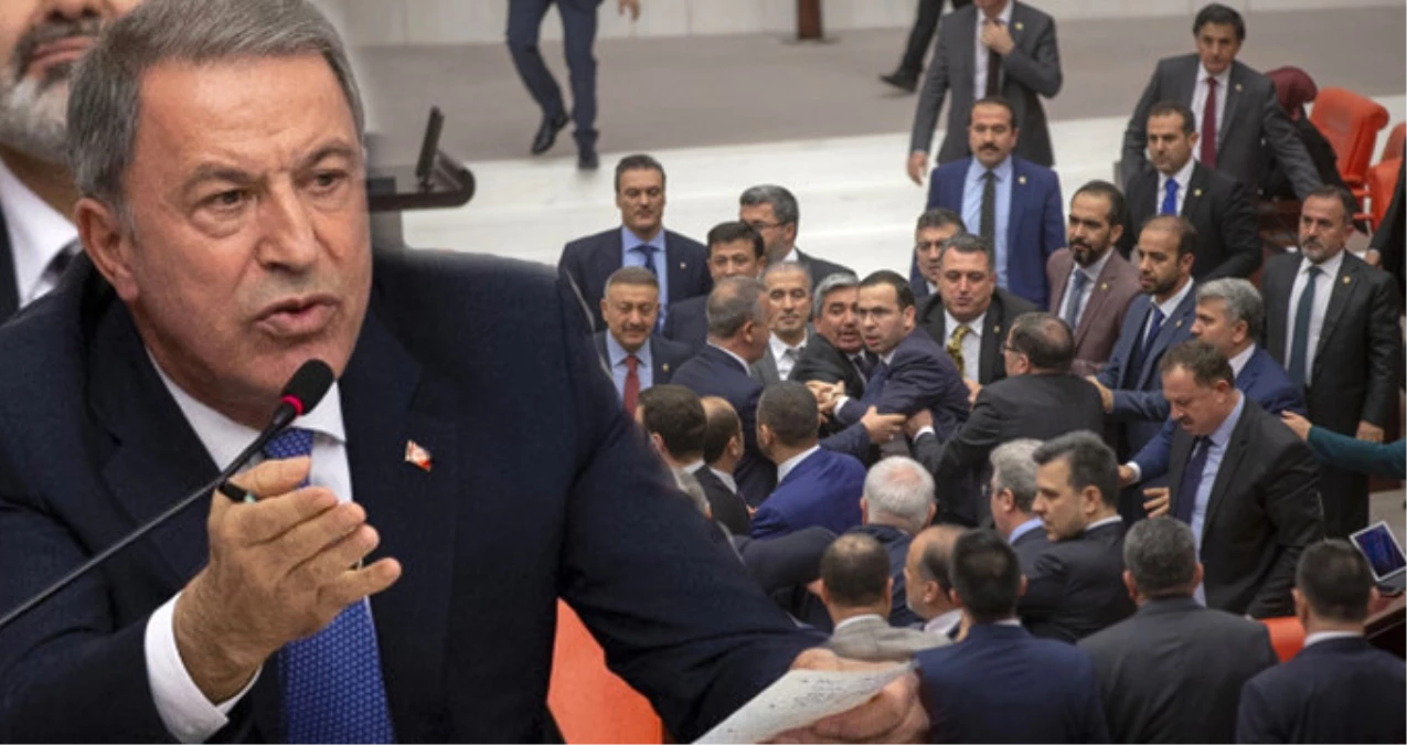 Bakan Akar\'dan Özgür Özel\'e 15 Temmuz Cevabı: Kafanızda Tabanca Varken, Hayır Diyebilecek Kaç Kişi Var?