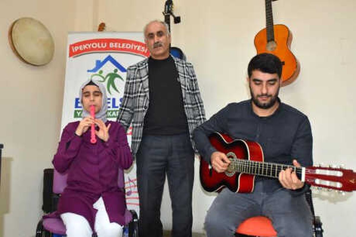 Nurcihan, Müzikte Engel Tanımıyor