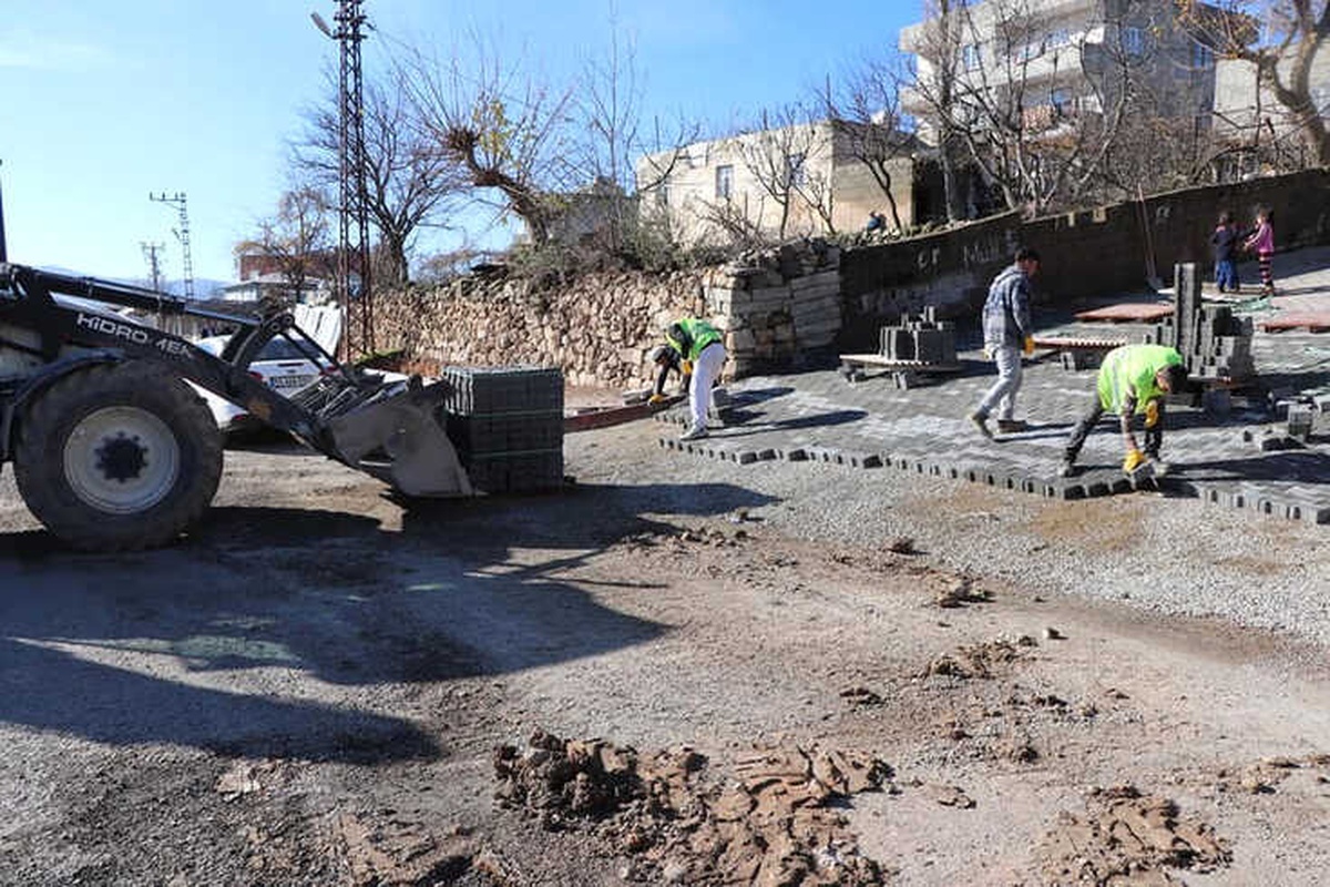 Siirt\'te Kaldırım Çalışmaları Sürüyor