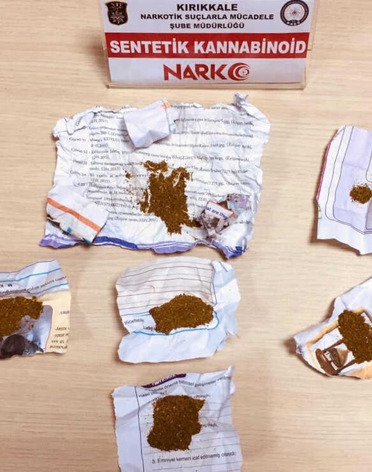 Uyuşturucu Satıcıları Suçüstü Yakalandı