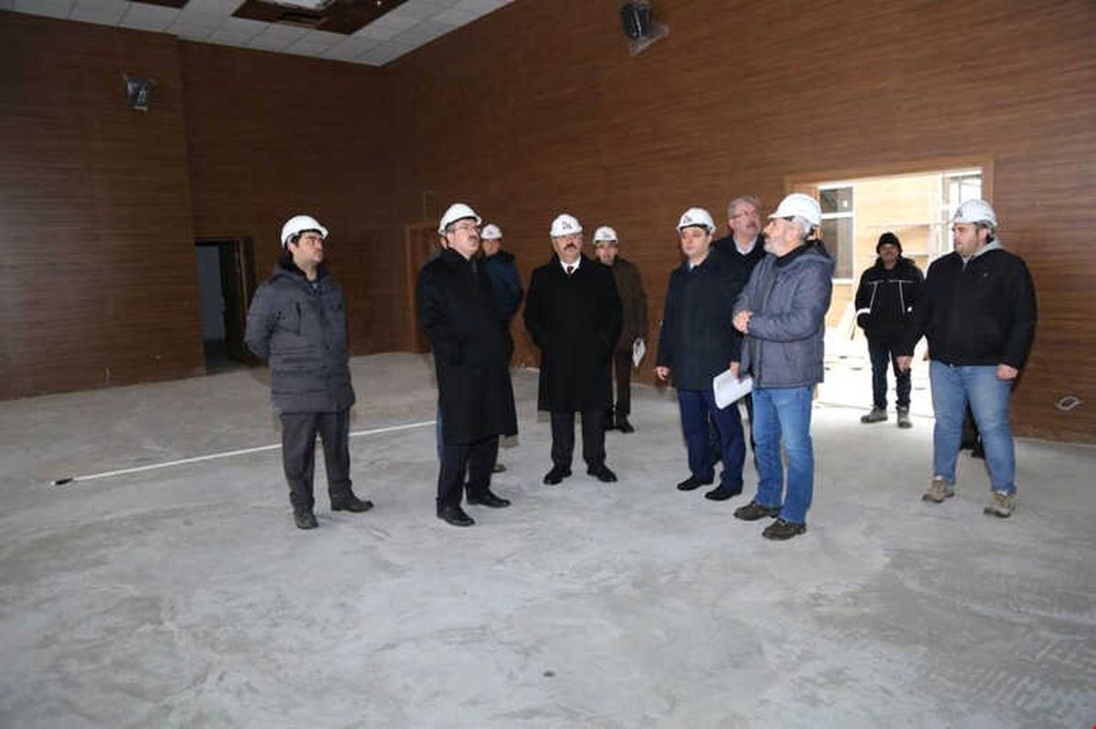 Vali Toraman İl Emniyet Müdürlüğü İnşaatında İncelemelerde Bulundu