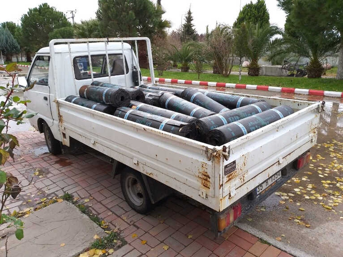 Ayvalık\'ta 15 Bin Liralık Yalıtım Malzemesi Çalanlara Suçüstü