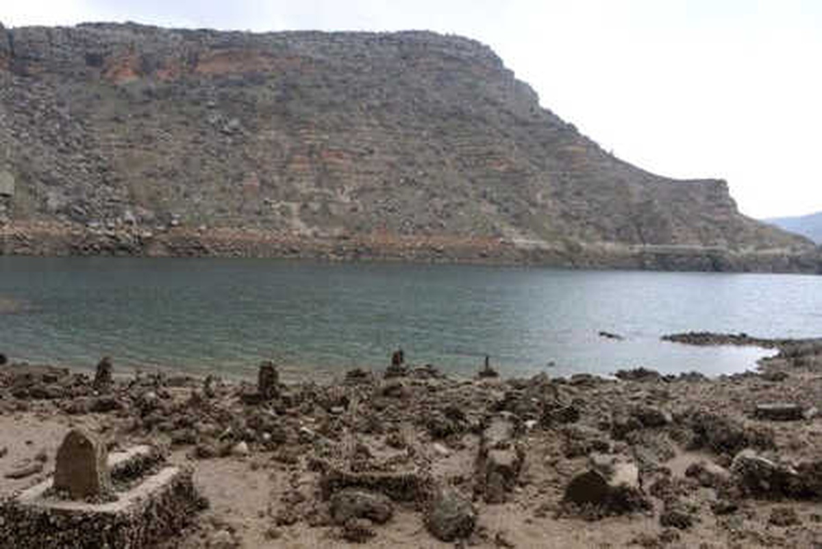 Barajdaki Suyun Tahliyesiyle Tarihi Yapılar Gün Yüzüne Çıktı