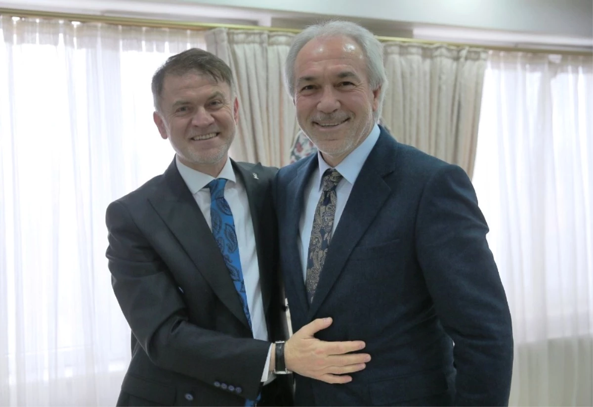 Belediye Başkan Adayı Ahmet Sami Kutlu\'dan Başkan Saraçoğluna Ziyaret