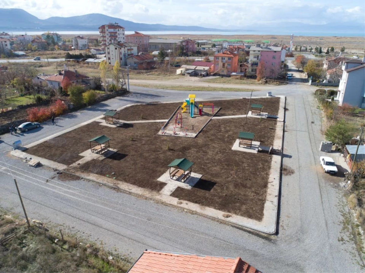 Beyşehir Belediyesi\'nin Park Çalışmaları Sürüyor