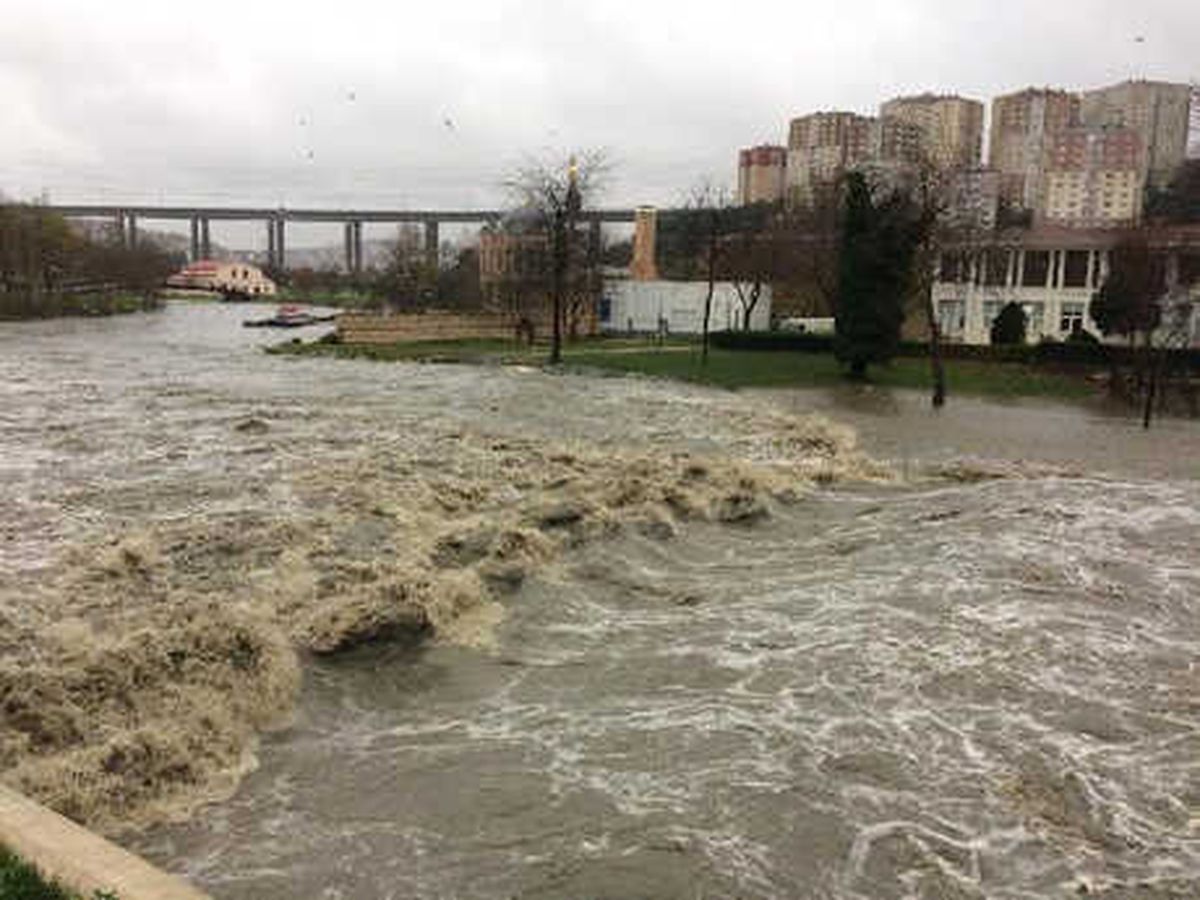 Cendere Deresi\'nde Su Seviyesi Yükseldi (1)