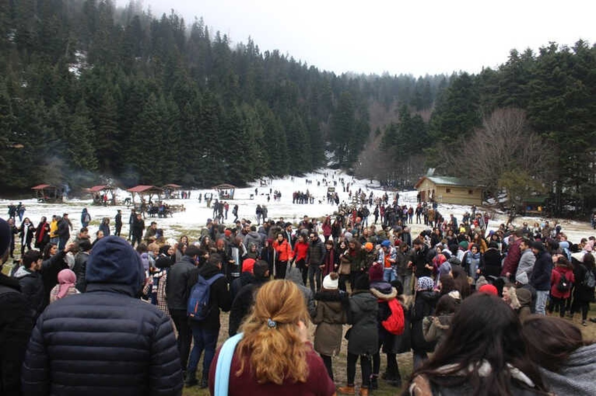 Düzce Üniversitesi Genç Eller Topluluğundan Abant\'a Çıkarma