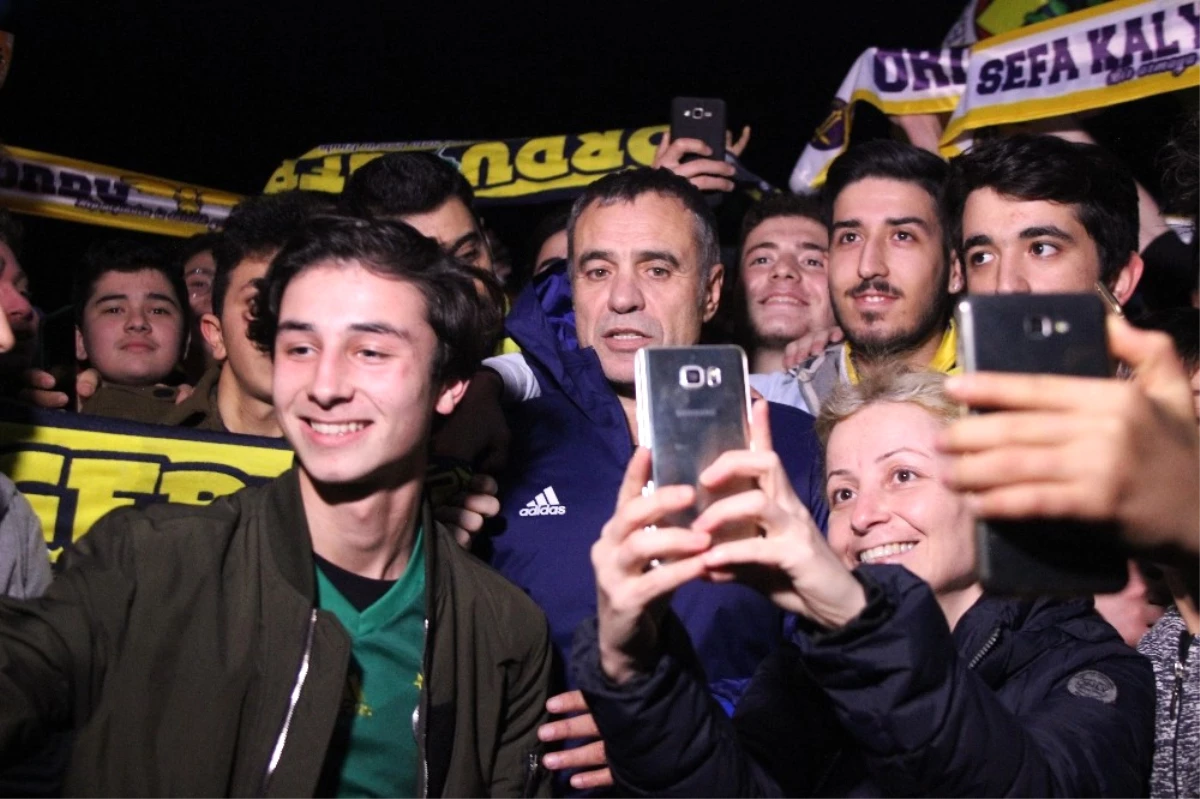 Fenerbahçe, Kupa Maçı İçin Giresun\'a Geldi