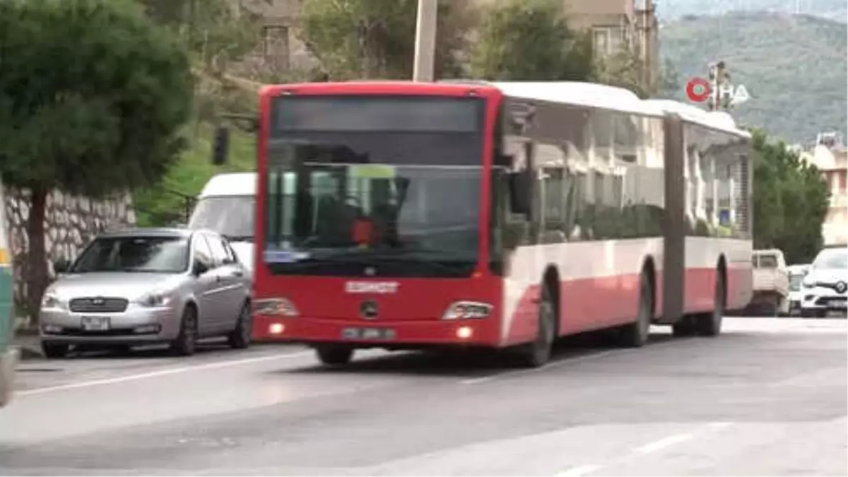 Gaspçılar Bu Sefer Yılbaşı Biletlerine Göz Dikti...yaşlı Piyangocunun Biletlerini Çaldılar