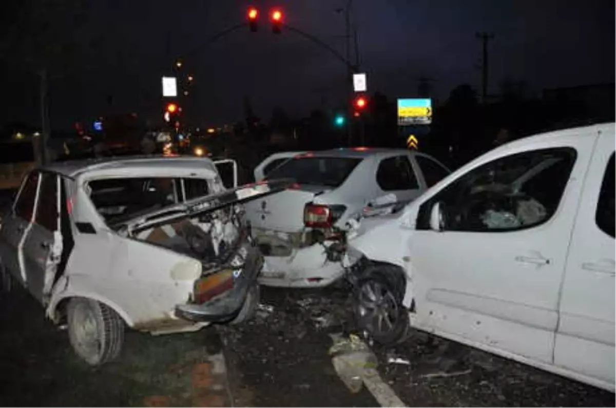 Gaziantep\'te Zincirleme Trafik Kazası: 5 Yaralı