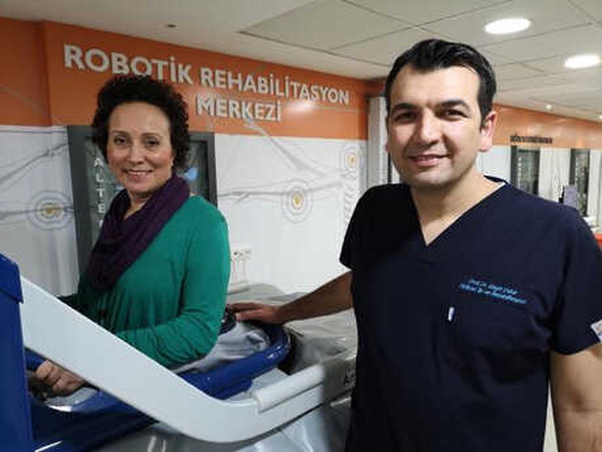 İki Kez İnme Geçirdi Şimdi Merdiven Çıkıyor