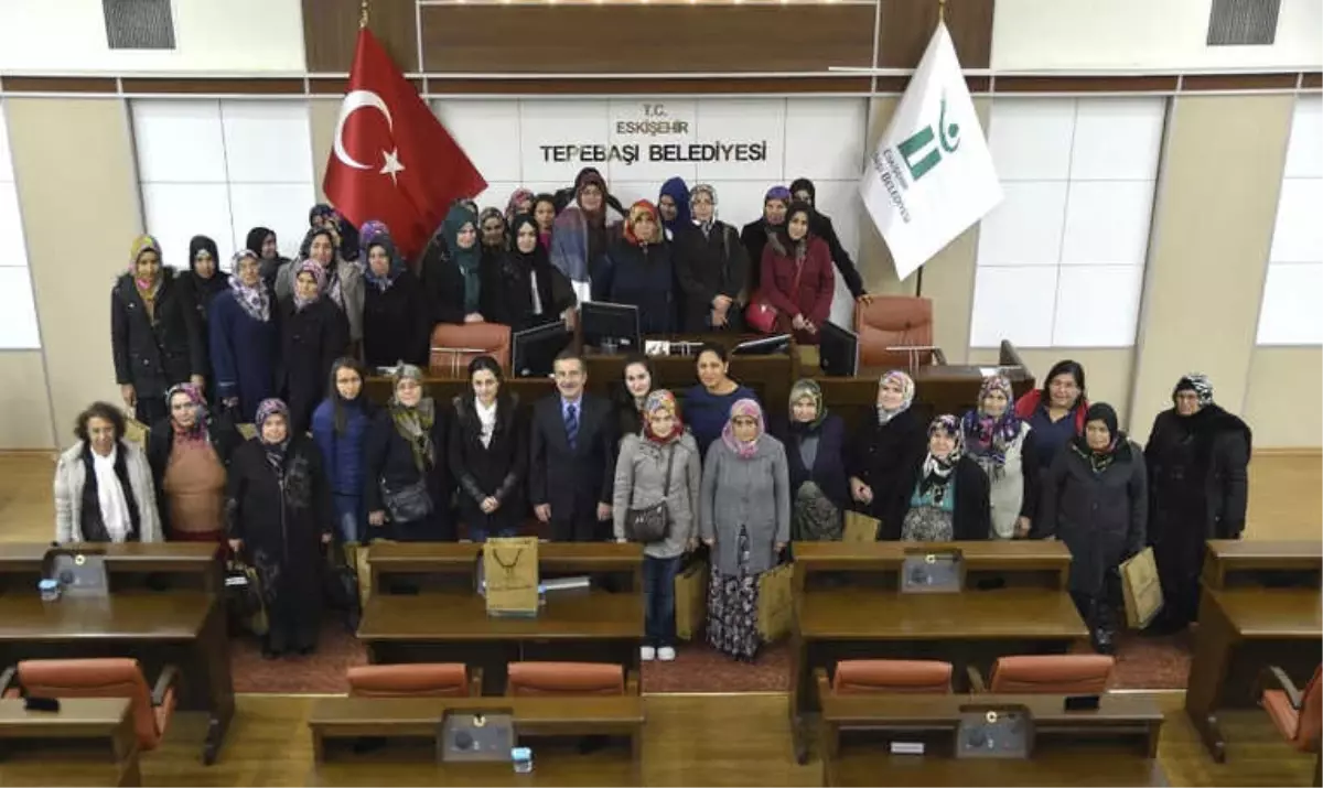 Konyalı Kadınlar Tepebaşı\'nı Çok Sevdi