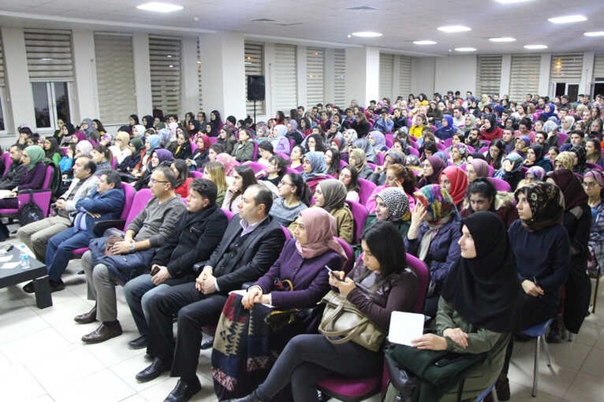 Kyk Üniversiteli Gençleri Geleceğe Hazırlıyor