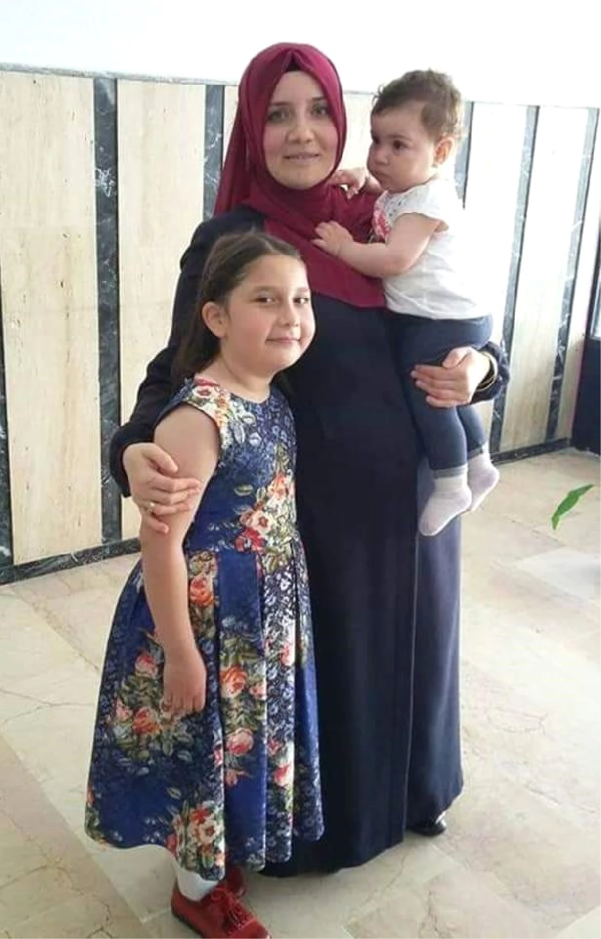 Rize\'de Hafriyat Kamyonu Kurbanı Anne- Kız Toprağa Verildi