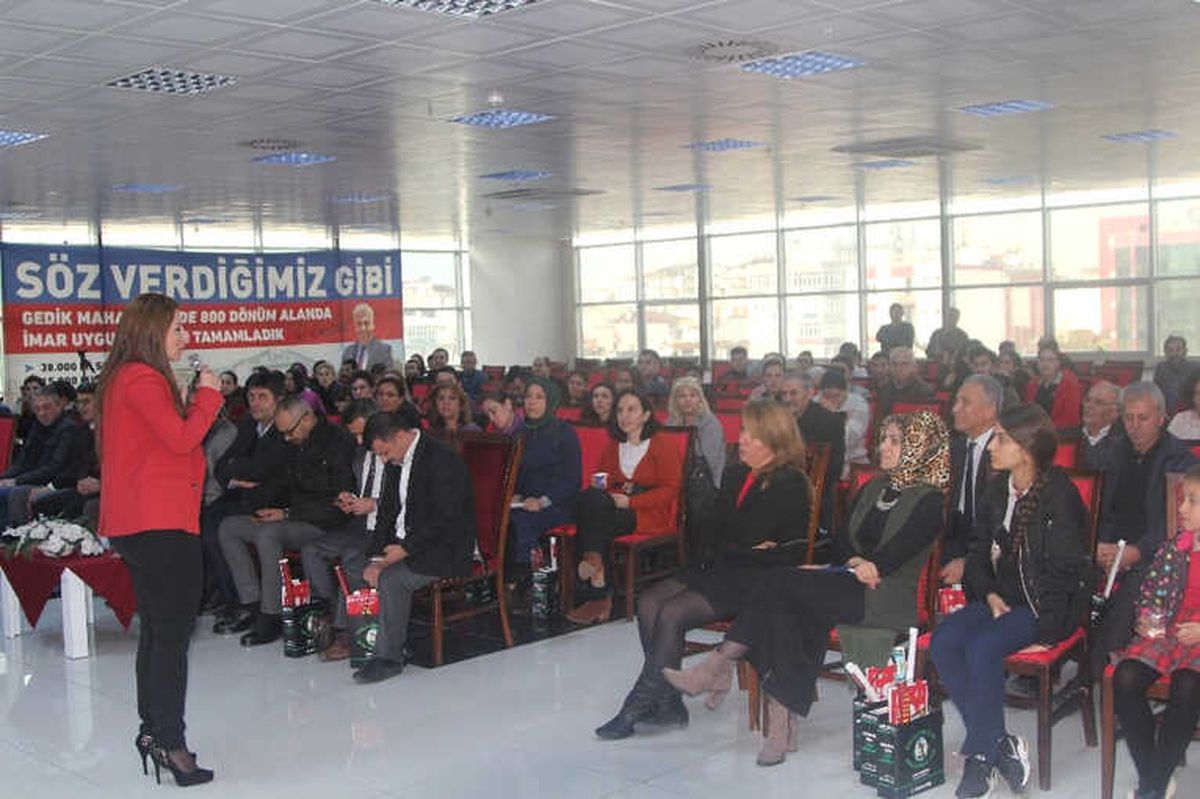 Serik\'te "Gençler Çöpe Atmıyor, Dönüştürüyor" Projesi