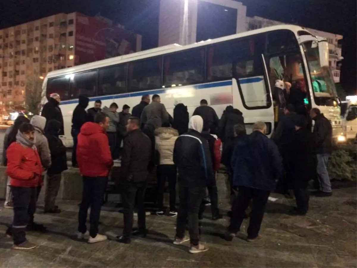 Servis Otobüsü Yayaların Arasına Daldı: 1 Ölü, 2 Yaralı