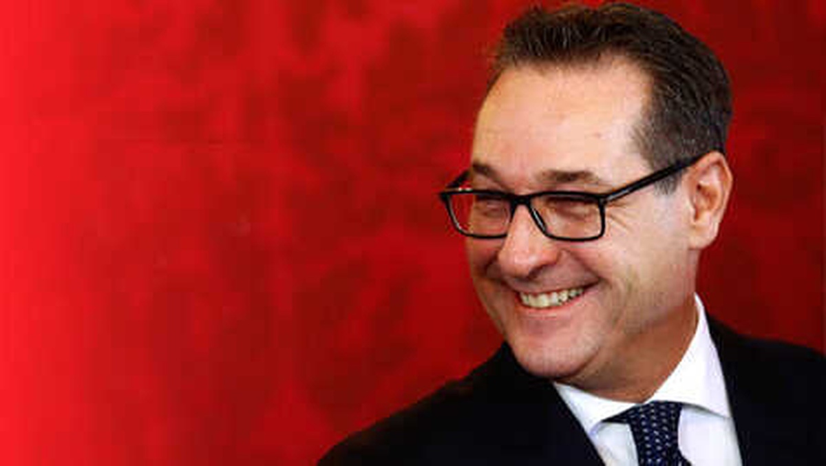 Strache\'den Çirkin Açıklama: Türklere Vatandaşlık Askıya Alınsın