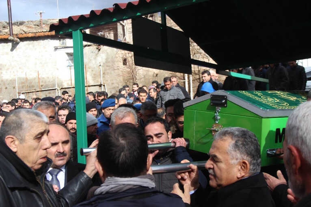 Trafik Kazasında Hayatını Kaybeden Muhtar Son Yolculuğuna Uğurlandı