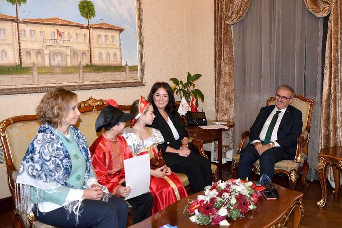Vali Karaloğlu: "Antalya Çok Kültürlü Bir Şehre Dönüşüyor"