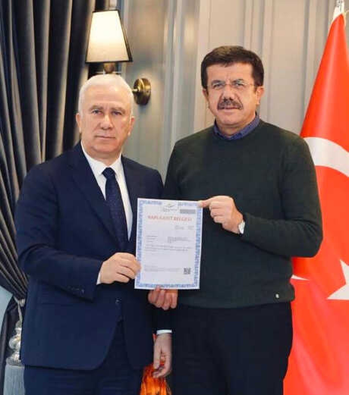 Zeybekci\'den \'Karşıyaka Stadı\' Açıklaması: Tamamlanan Kısımları Tescil Edildi
