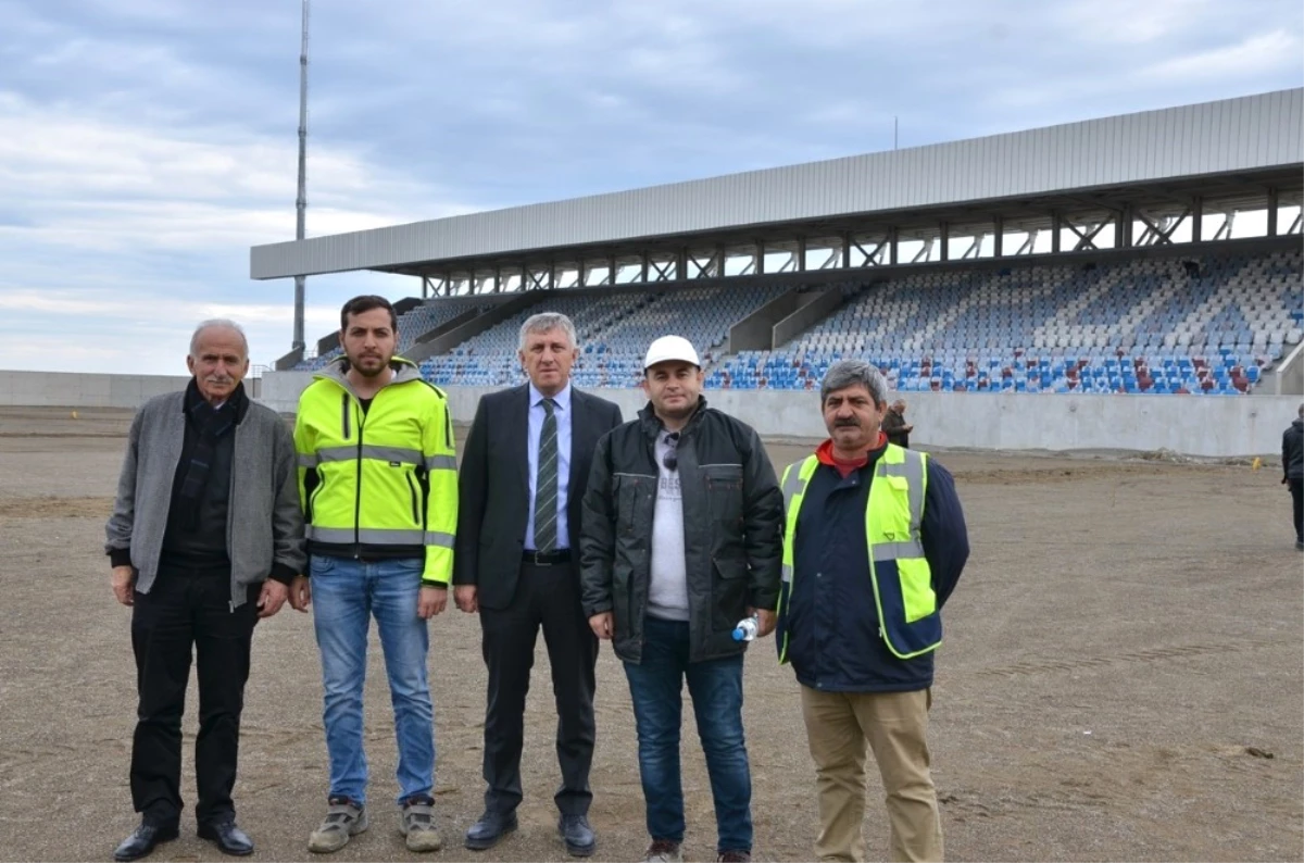 Başkan Sarıalioğlu Yeni Of Stadyumu İnşaatını İnceledi