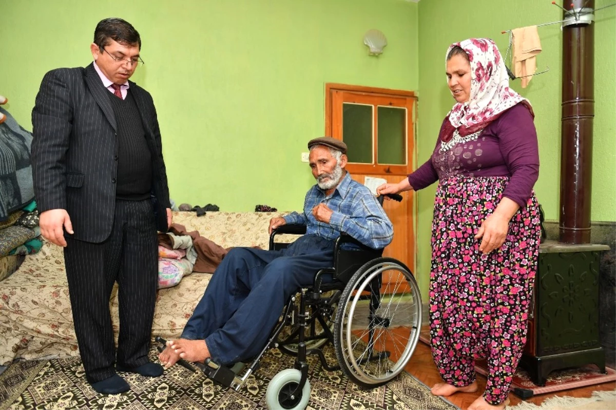 Büyükşehir\'den İbrahim Dedeye Tekerlekli Sandalye