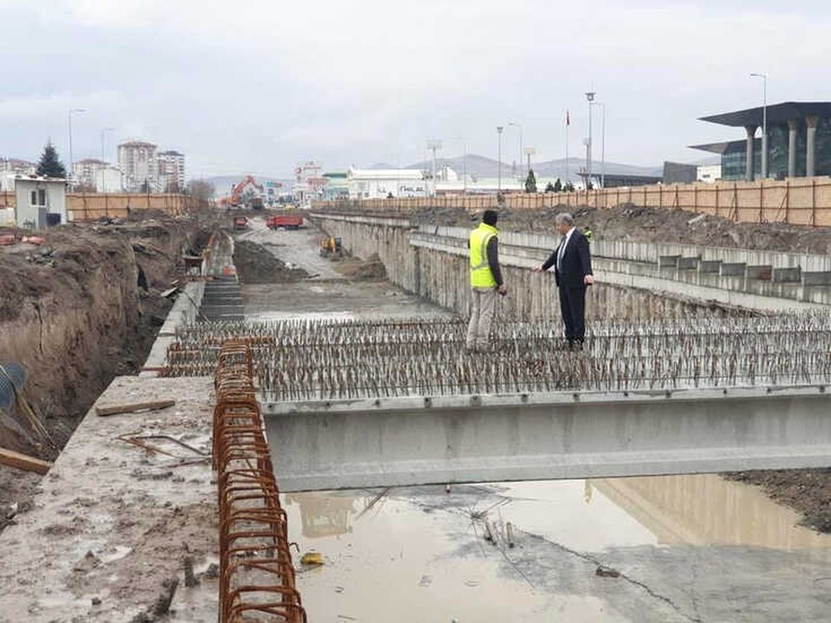 Büyükşehir Kar Kış Demeden Çalışıyor